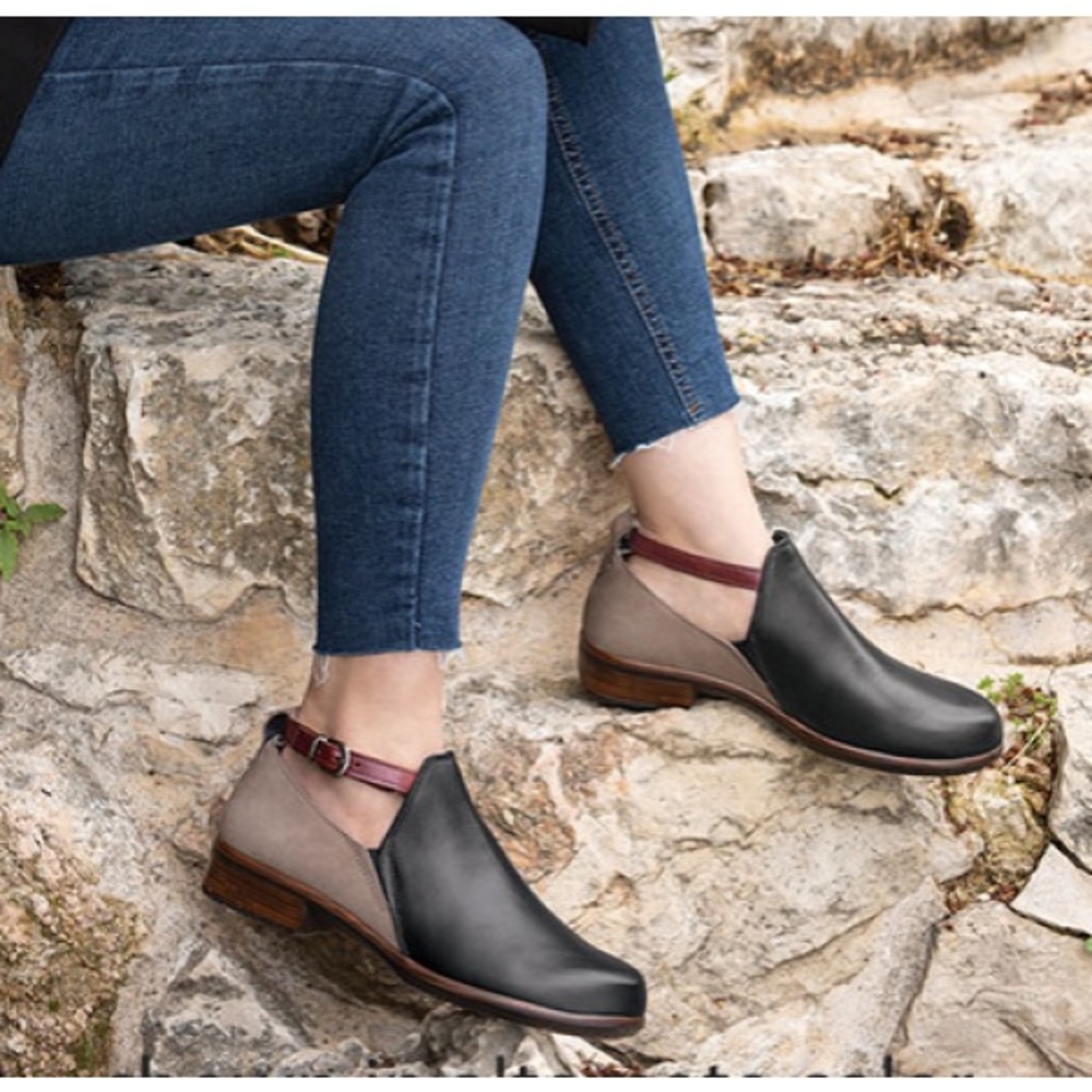 Naot Kamsin booties size 40